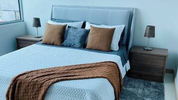 1 slaapkamer, een strijkplank/strijkijzer, wifi, beddengoed