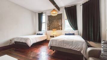 2 bedrooms, iron/ironing board, WiFi, bed sheets