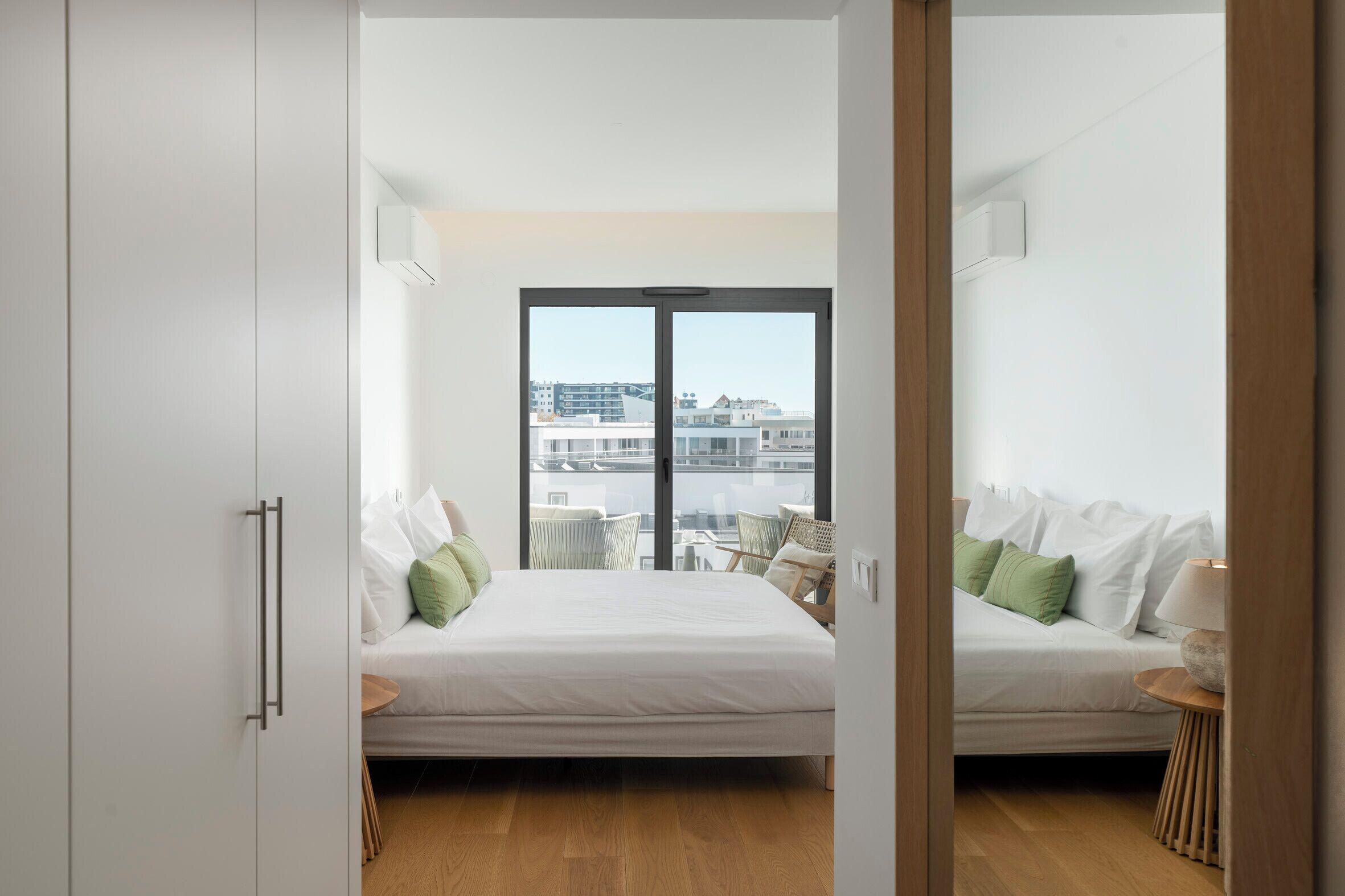 2 slaapkamers, een strijkplank/strijkijzer, wifi, beddengoed
