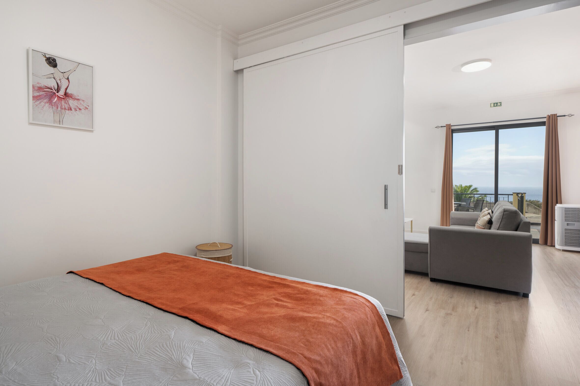 1 chambre, fer et planche à repasser, Wi-Fi, draps fournis