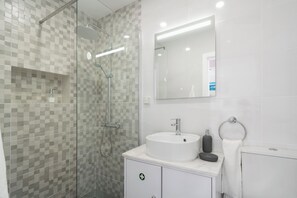 Shower, hair dryer, towels - Breathtaking view over Caniçal - Casa Jorge Calaça (Caniçal)