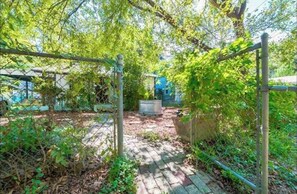 Property grounds - Bouldin Creek Bungalow (Rockport)