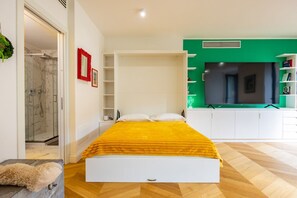 1 bedroom, travel cot, WiFi, bed sheets