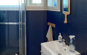 Shower - Lovely home in Flaktveit with WiFi (Flaktveit)