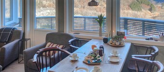 Lovely home in Flaktveit with WiFi