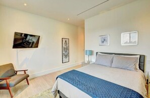1 bedroom, iron/ironing board, travel cot, free WiFi