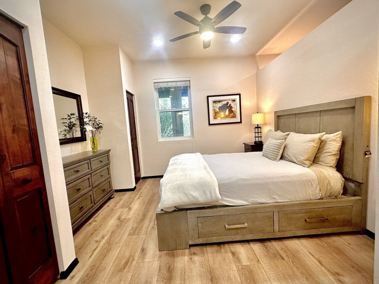 Iron/ironing board, free WiFi, bed sheets