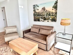 Smart TV, fireplace - 1900 Suite- Downtown Views *pet friendly (Prescott)