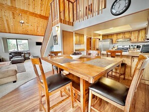 Dining - NEW - Peakview Lodge - Fireplace- Views (Prescott)