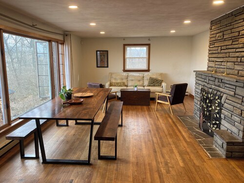 Prime location for PSU football and events - 3BR whole house rental