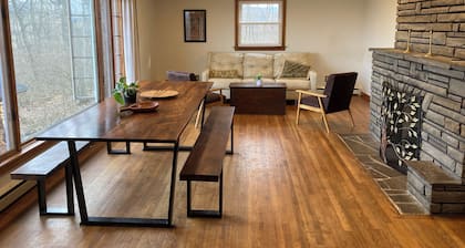 Prime location for PSU football and events - 3BR whole house rental