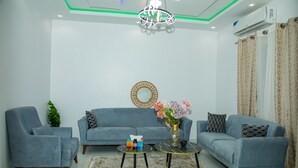 Smart TV - Le Tamarin (Dakar)