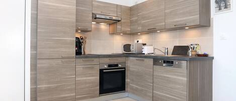 Fridge, oven, dishwasher