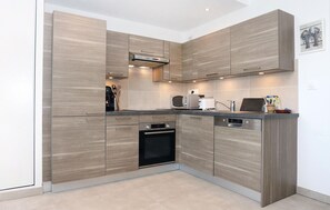 Fridge, oven, dishwasher