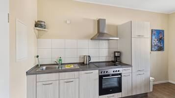 Kühlschrank, Herdplatte, Geschirrspüler