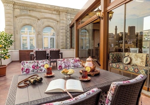 Seven Gate Suit Hotel