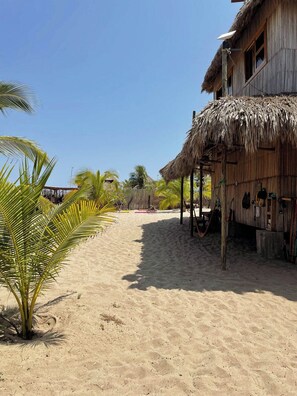Property grounds - Hostal Onahu Chacahua (Villa de Tututepec de Melchor Ocampo)