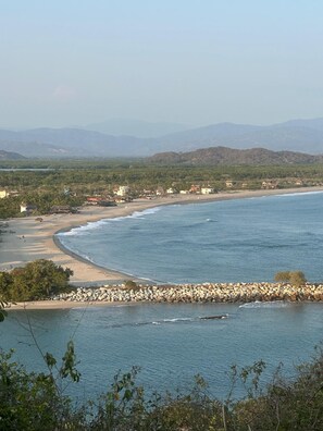 Plage, sable blanc, 5 bars de plage