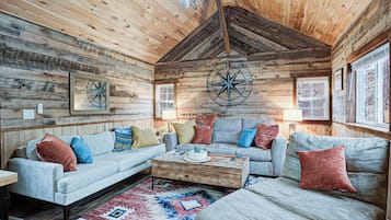 Cabin, 2 Bedrooms, Kitchen, Lake View | Living area