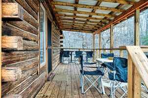 Cabin, 2 Bedrooms, Kitchen, Lake View | Terrace/patio