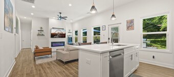 Atlanta Game House with Hot Tub