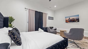 4 bedrooms, desk, iron/ironing board, free WiFi