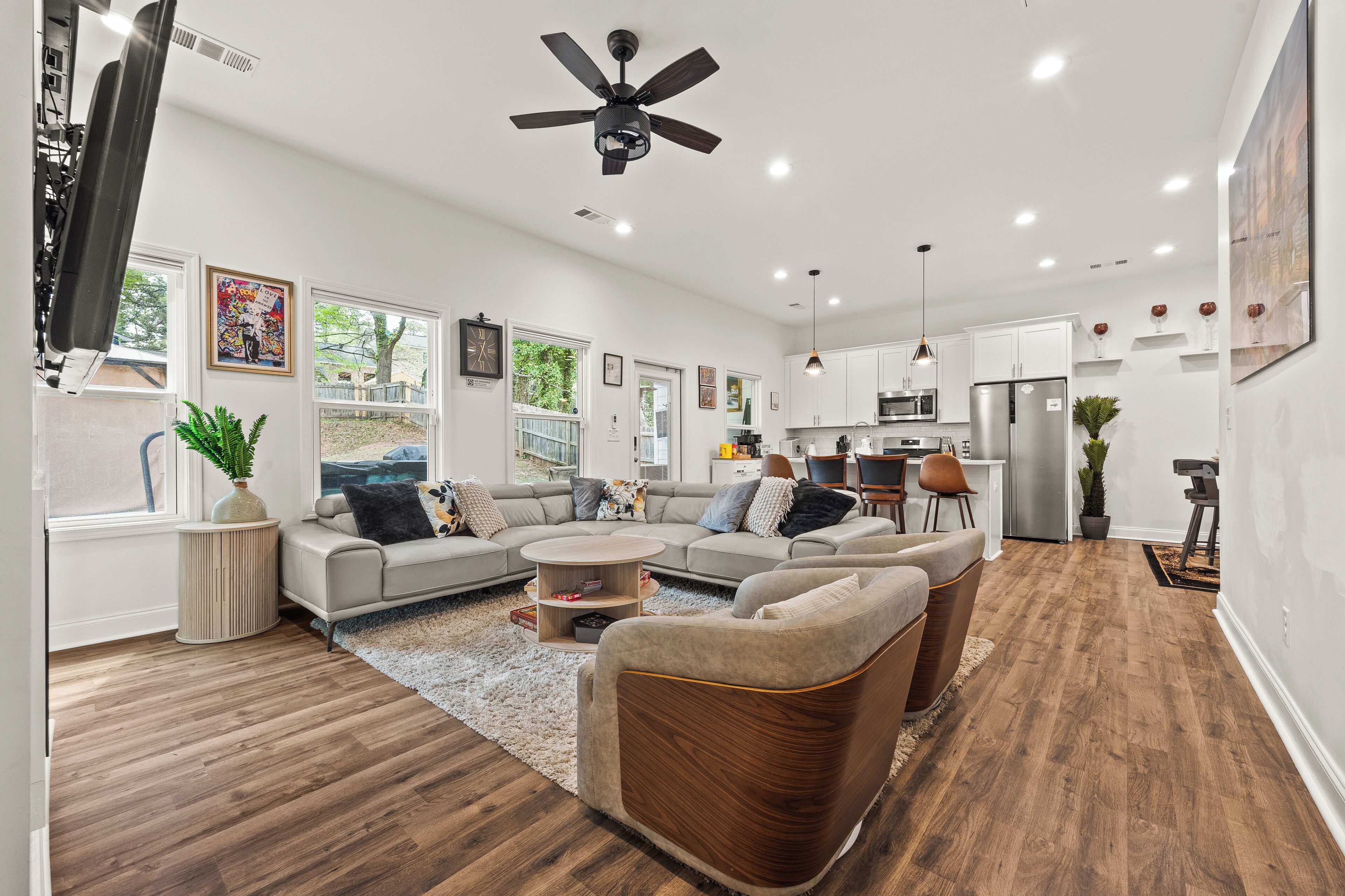 Smart TV, fireplace, video games, ping pong