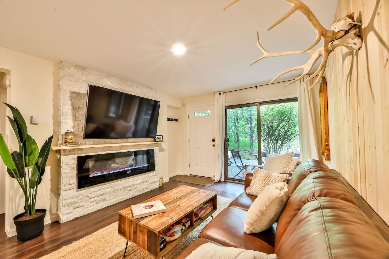 Smart TV, fireplace, video games, DVD player