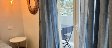 1 chambre, bureau, Wi-Fi gratuit, draps fournis