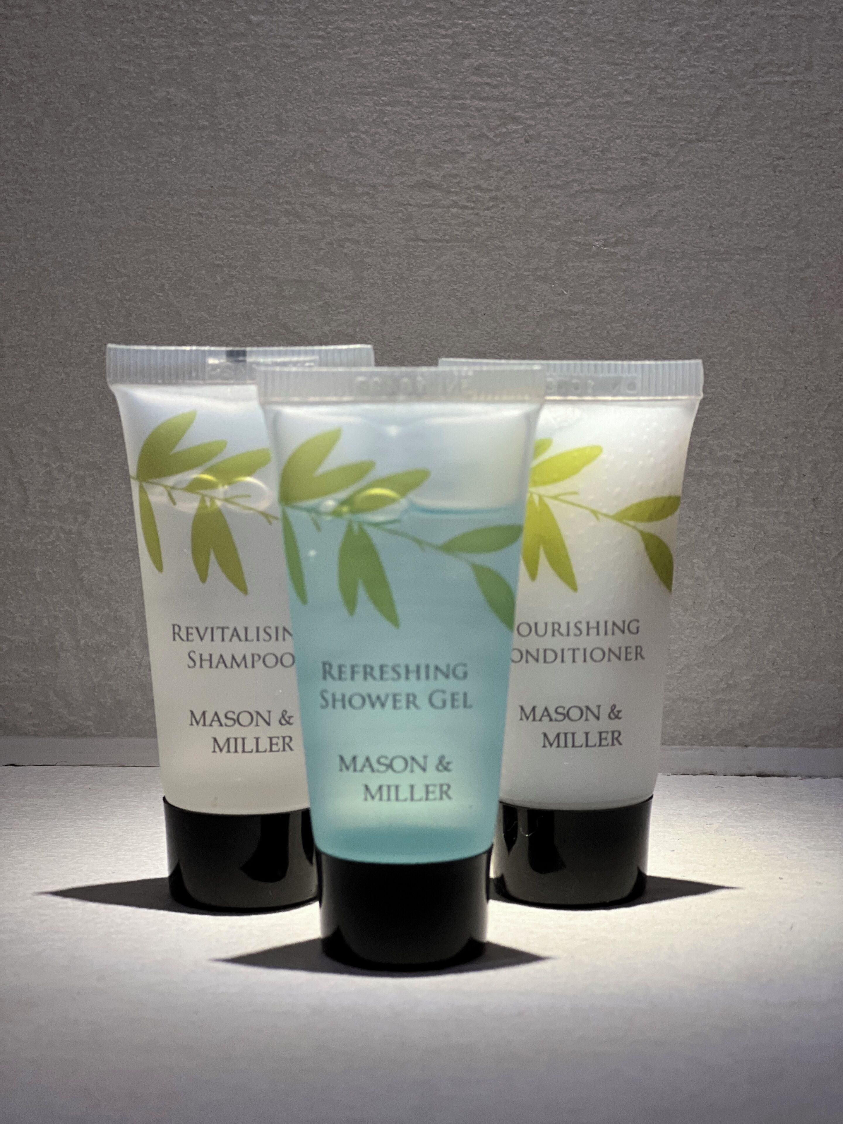 Dusj, hårføner, håndklær og såpe