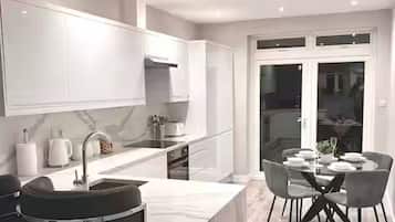 Oven, stovetop, dishwasher