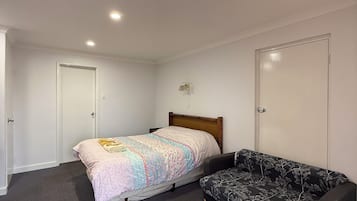 Standard Double Room, Non Smoking, Kitchenette | Living area