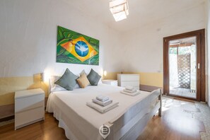 1 bedroom, WiFi, bed sheets - Coastal Light Haven (Santa Margherita di Pula)