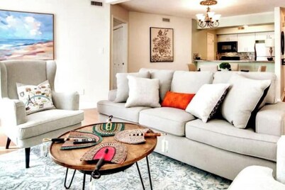 Stylish 2BR2BA 1.5 mi to Masters