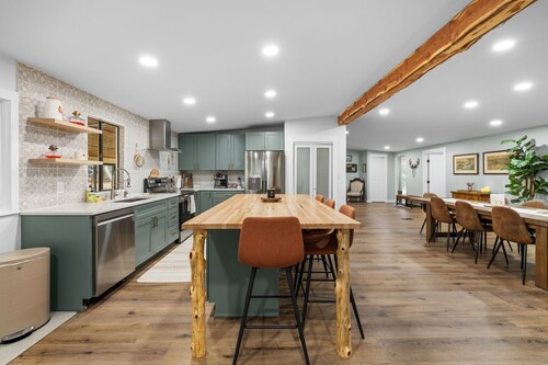 35 Acre Lake Retreat-BBQ-Arcade-Firepit-Fishing