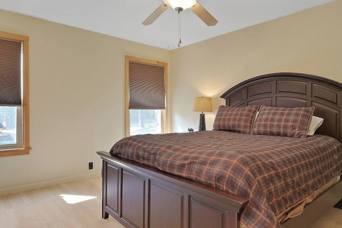 Pillow-top beds, iron/ironing board, free WiFi, bed sheets