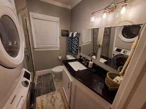 Unclassified image, 4 of 19, button - Charming,Spacious2-BR 2-Bath Home in a Blooming town with Free parking (Fuquay-Varina)