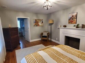 Unclassified image, 3 of 19, button - Charming,Spacious2-BR 2-Bath Home in a Blooming town with Free parking (Fuquay-Varina)