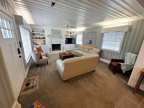 Unclassified image, 2 of 19, button - Charming,Spacious2-BR 2-Bath Home in a Blooming town with Free parking (Fuquay-Varina)