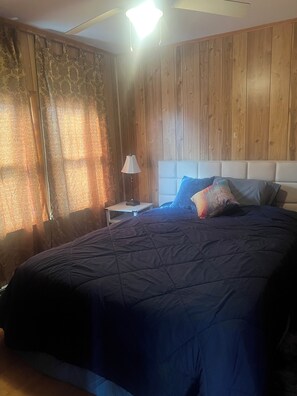 3 makuuhuonetta, työpöytä, silitysrauta/-lauta, Wi-Fi