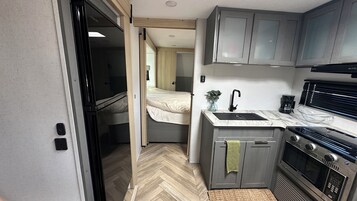 Classic Mobile Home | Private kitchenette