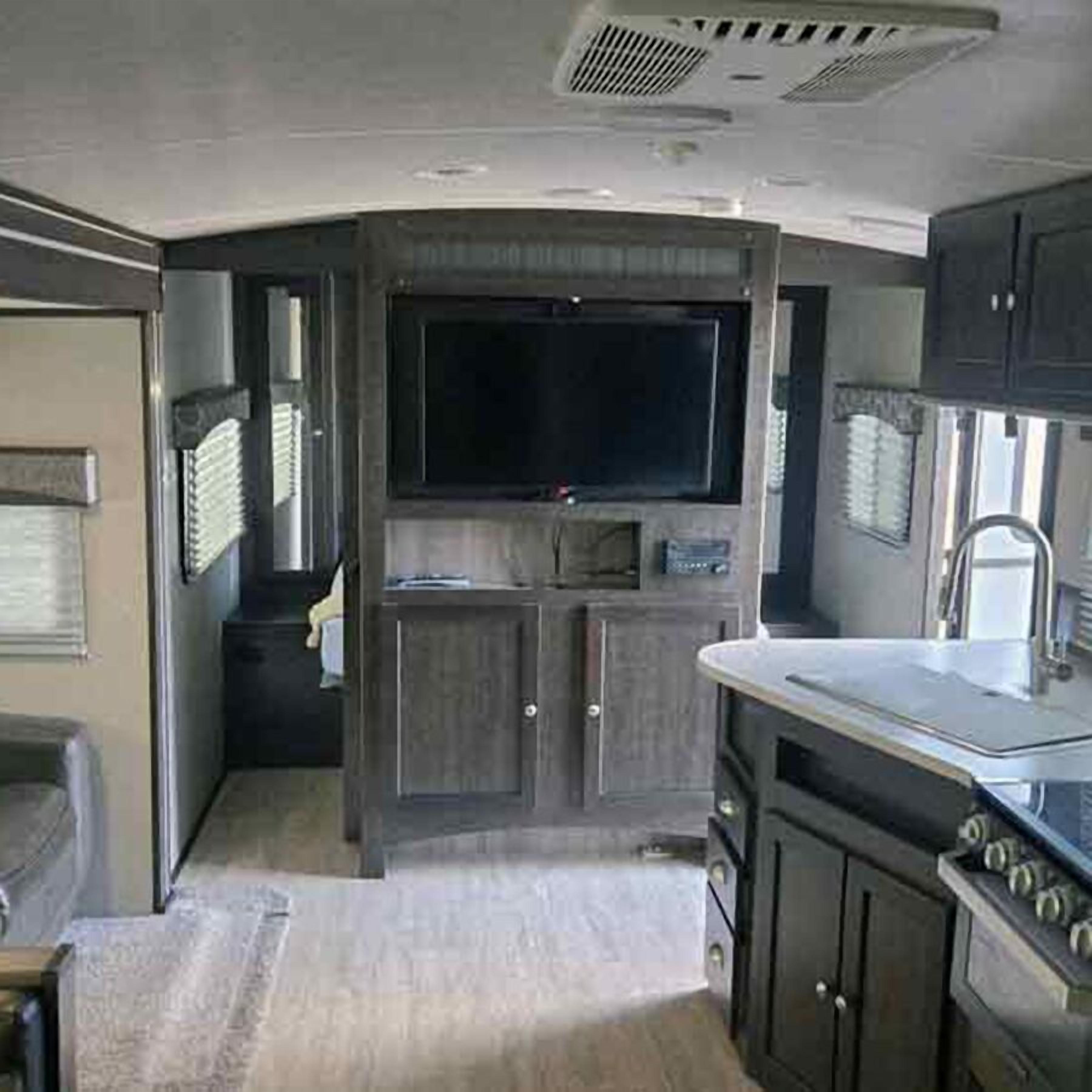 ファミリー モバイルホーム | 客室ごとに異なる装飾、客室ごとに異なるインテリア、ノートパソコン用作業スペース、WiFi (無料)