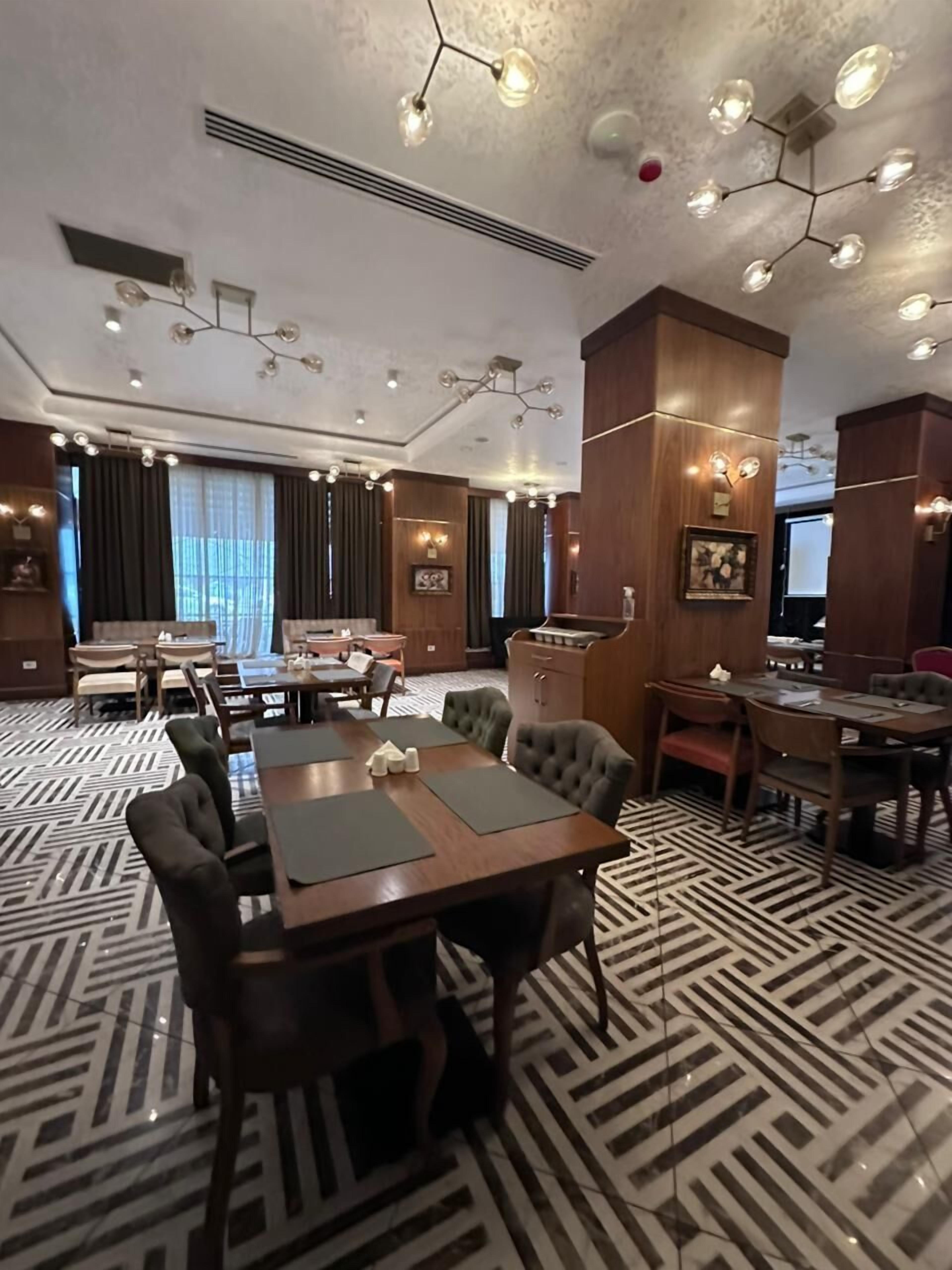 Colazione a buffet inclusa, servita tutte le mattine 