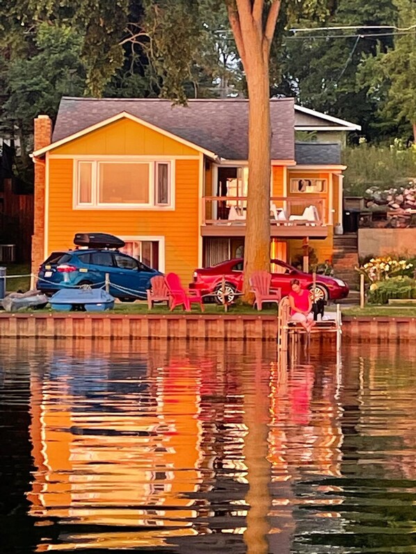 Exterior - Lake Side Cottage - Summer or winter getaway  (Tipton)