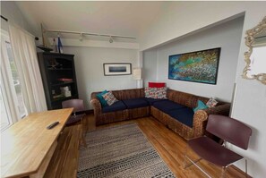 TV, fireplace, books - Lake Side Cottage - Summer or winter getaway  (Tipton)