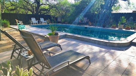 Outdoor pool. CASITA ON 10.5 ACRE GUEST RANCH! Sleeps 4! Pool! Full kitchen Private Yard, BBQ!