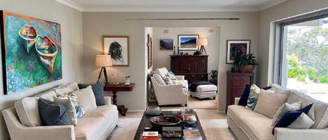 Smart-TV, Bücher, Drucker