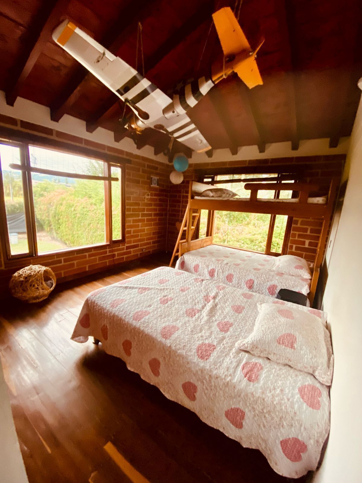 1 slaapkamer, een strijkplank/strijkijzer, wifi, beddengoed