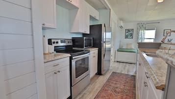 Microondas, horno y parrilla de estufa