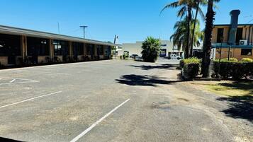 Fachada de la propiedad